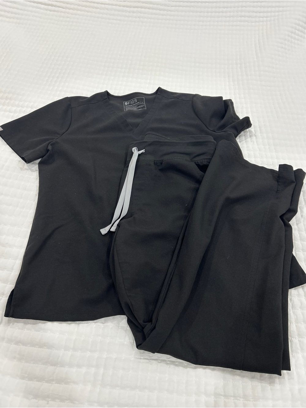 Figs Black Scrub Set with Contrast Drawstring